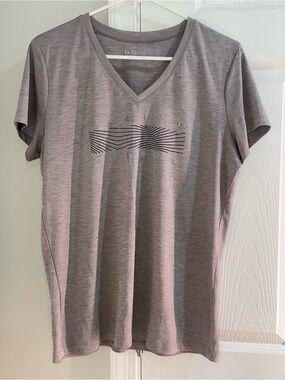 Under Armour Women's Mauve V-Neck Performance Tee